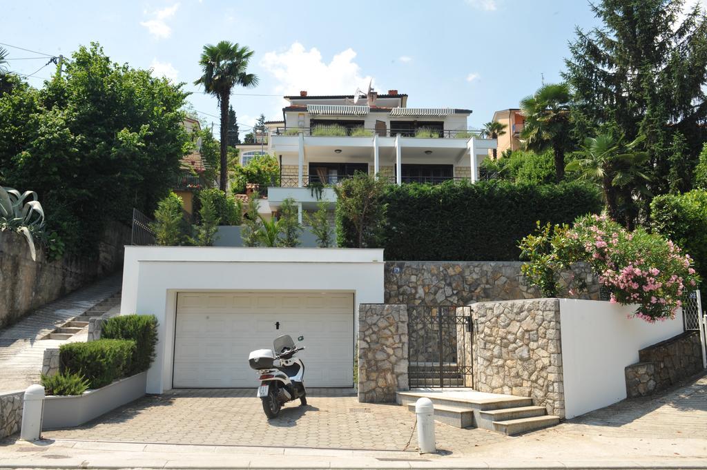 Apartments Seccareccia Opatija Oda fotoğraf